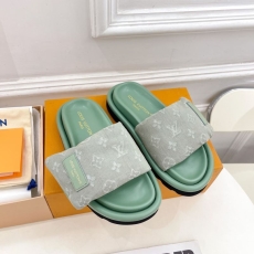 Louis Vuitton Slippers